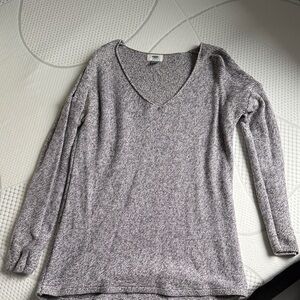 Old Navy Heathered Gray V-Neck Sweater